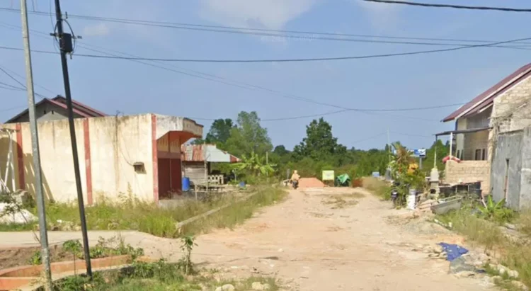 Jalan Dewi Sartika masih dalam proses pembuatan badan jalan nantinya akses ini akan menghubungkan Bontang Kuala dengan Bontang Baru. (ADIEL KUNDHARA/KP)