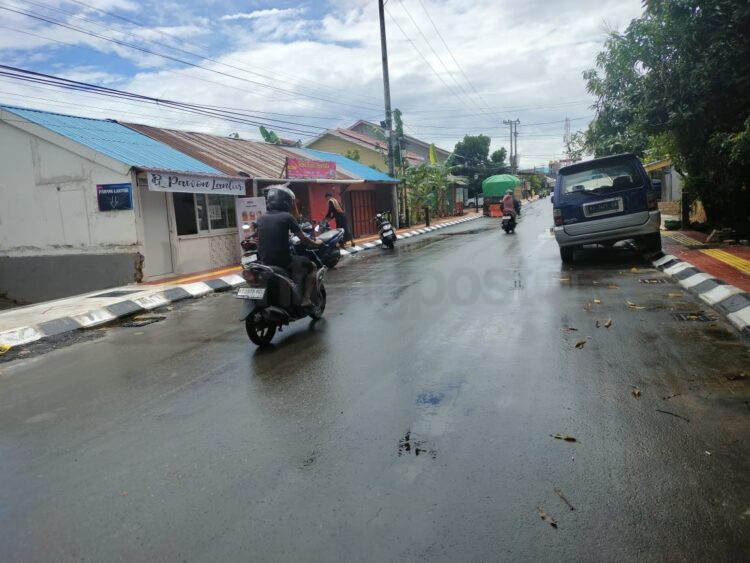 Perbaikan drainase dan trotoar di Jalan Suryanata bakal dilanjutkan (Jelita/bontangpost.id)