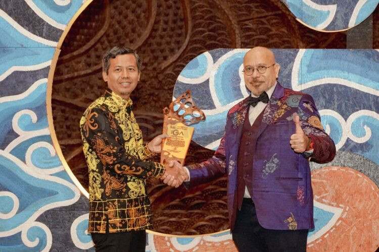 Pupuk Kaltim meraih predikat Best of The Best Indonesia Green Award (IGA) 2025, dari La Tofi School of Social Responsibility.