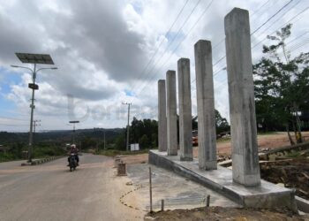 Pemilik Lahan Keberatan, Pengerjaan Tugu Selamat Datang di Kilometer 3 Disetop