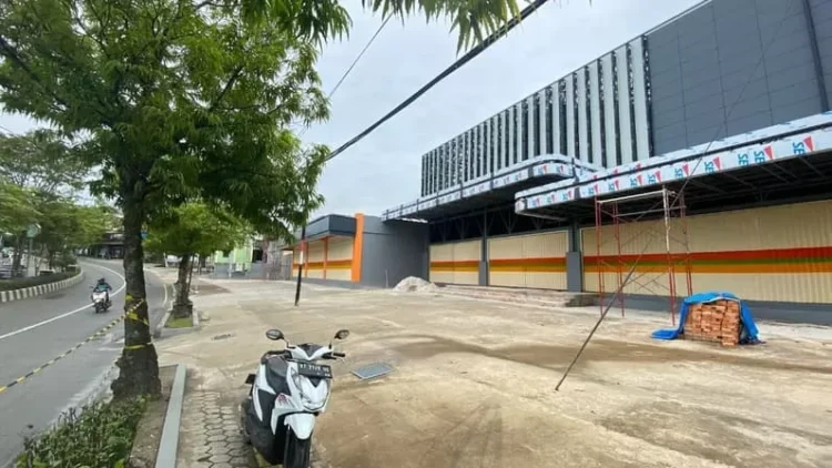 Perizinan toko modern waralaba di Bontang sebagian masih belum lengkap. (ADIEL KUNDHARA/KP)