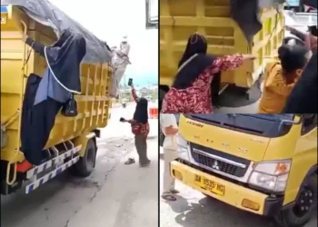 Emak-emak Sweeping Truk Batu Bara di Paser, Ternyata Ini Alasannya