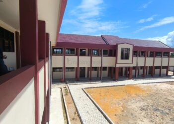 Baru Dibangun, Toilet SDN 004 Bontang Selatan Bocor, Sudut Plafon Rontok