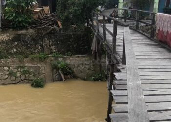 Tiang Penyangga Jembatan di Gunung Elai Patah, Warga Minta Diganti Jadi Dibeton