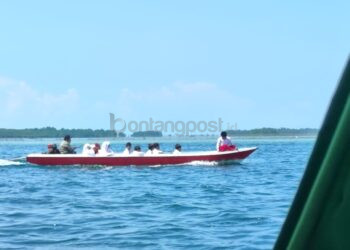 Di Atas Perahu, di Balik Buku: Perjuangan Anak Malahing Mengejar Ilmu