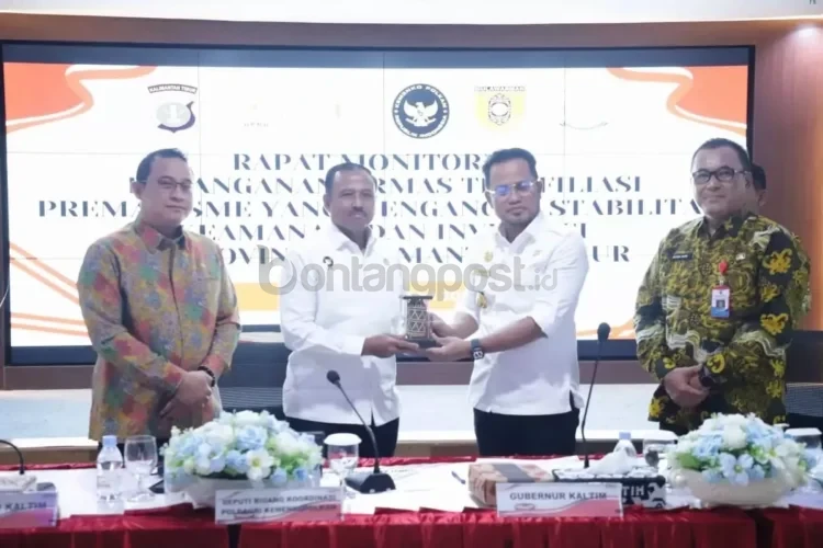 Gubernur Kaltim Rudy Mas’ud (Harum) bersama Deputi Bidang Koordinasi Politik Dalam Negeri Kemenko Polhukam Mayjen Heri Wiranto.