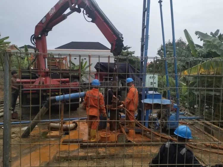 Rencana pemasangan sambungan PDAM gratis bagi masyarakat berpenghasilan rendah masih dikaji oleh tim kota sembari dalam pendataan. (ADIEL KUNDHARA/KP)