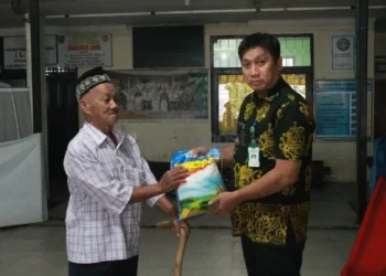 Kelurahan Tanjung Laut Verifikasi Ulang Pengajuan Data Warga Miskin dari RT