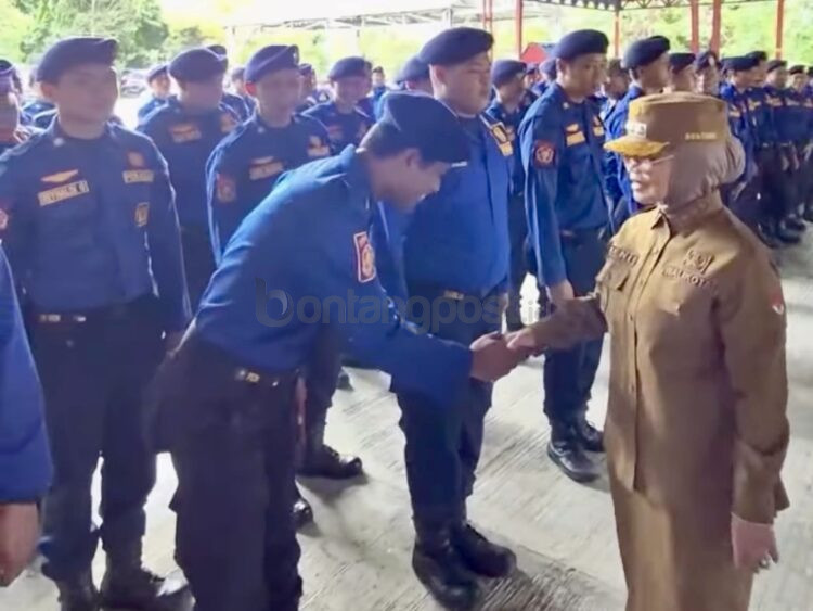 Wali Kota Bontang, Neni Moerniaeni, kembali menegaskan komitmen terhadap 72 honorer Dinas Pemadam Kebakaran dan Penyelamatan (Disdamkartan). Neni memastikan mereka tidak akan dirumahkan. (IG @/Nenimoerniaeni)