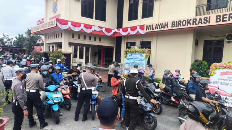 Razia Operasi Patuh Mahakam 2025 di Mapolres Bontang, Selasa (15/7/2025). (Nasrullah/Bontang Post)