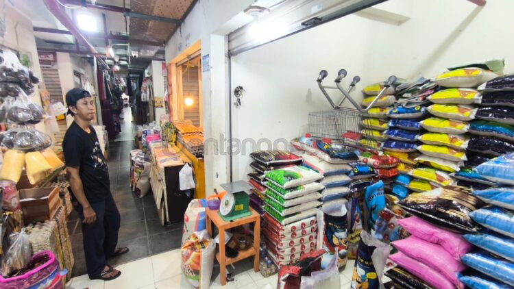 Gudang Toko Murni di Pasar Taman Rawa Indah (Dwi Kurniawan Nugroho / Bontang Post)