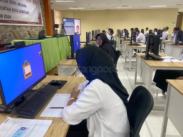 Peserta yang gagal pada seleksi PPPK tahap kedua juga bernasib sama dengan periode sebelumnya. (ADIEL KUNDHARA/KP)