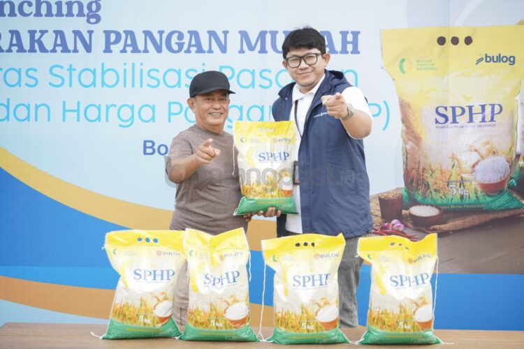 Pupuk Kaltim salurkan 2 ton beras program Stabilisasi Pasokan dan Harga Pangan (SPHP) lewat Gerakan Pangan Murah (GPM) di Bontang