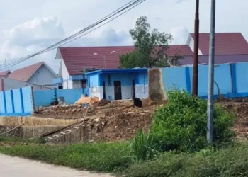 Kolam Renang Rp9 Miliar di SMKN 2 Kutim Belum Tuntas, Dinding Tembok Justru Ambruk