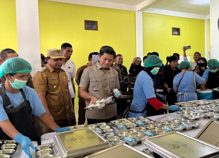 Foto: Peresmian pemberian MBG kepada pelajar di Dapur Satuan Pemenuhan Pelayanan Gizi (SPPG), Bontang Barat.
