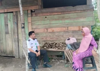 Pastikan Data Fakir Miskin Valid, Lurah Bontang Lestari Laksanakan Program Tengok Tetangga