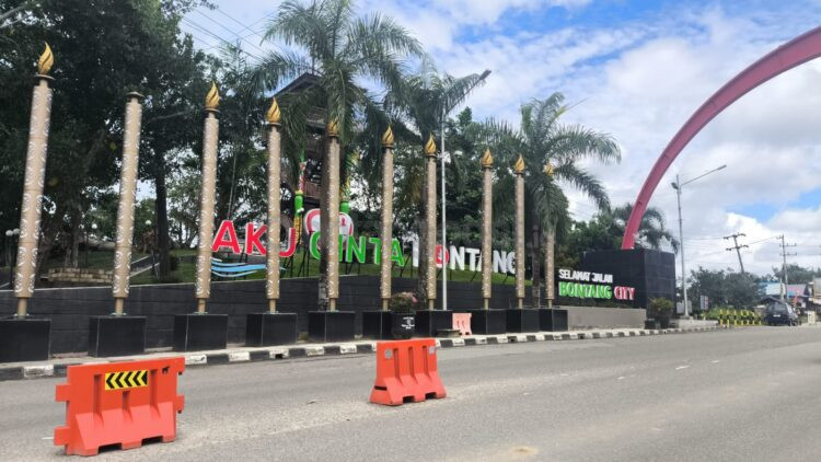 Ornamen di Tugu Selamat Datang Bontang. ( Dwi Kurniawan Nugroho / Bontang Post)