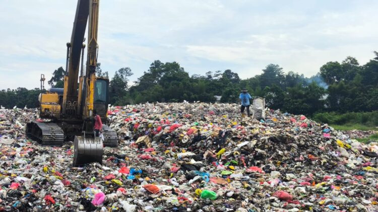 Tumpukan sampah yang ada di Tempat Pembuangan Akhir (TPA) yang ada di Wilayah Bontang Lestari. (Nasrullah/ Bontang Post)