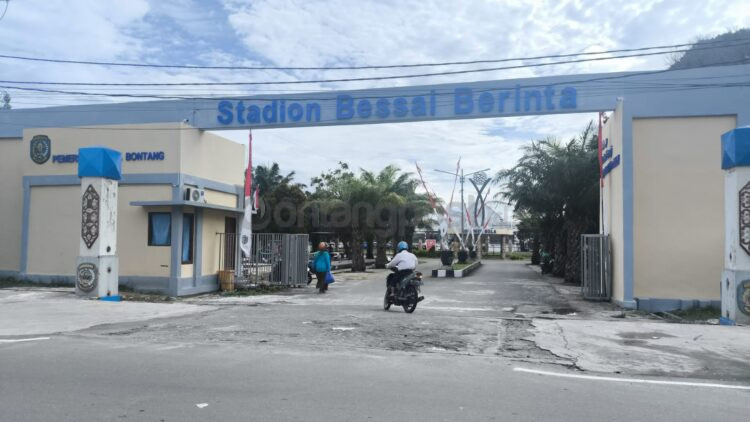 Lapangan Lang-Lang di Jalan KS Tubun, Kelurahan Api-Api. (Dwi Kurniawan Nugroho/ Bontang Post).