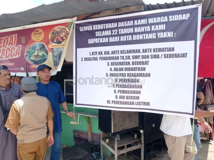 Warga tujuh RT di Sidrap membentangkan program yang telah diterima dari Pemkot Bontang yang secara administrasi masuk ke wilayah Kutim. (ADHIEL/KP)
