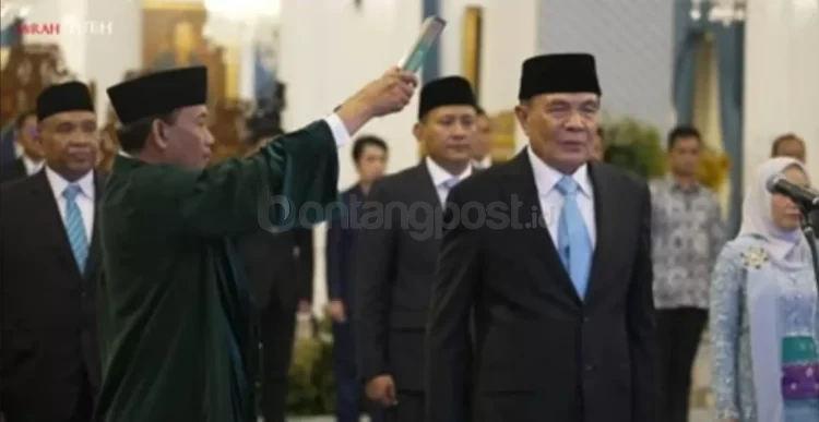 Letnan Jenderal (Purn) Djamari Chaniago resmi dilantik Presiden Prabowo sebagai Menko Polkam, gantikan Budi Gunawan, Rabu 17 September 2025.