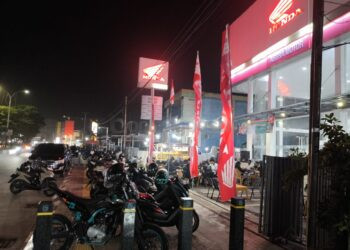 Trotoar di Jalan Ahmad Yani Jadi Parkiran Kafe, Dishub Siapkan Penertiban