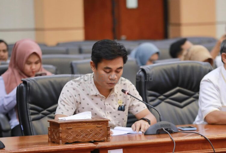 Ketua Fraksi PDIP DPRD Bontang, Awinardi