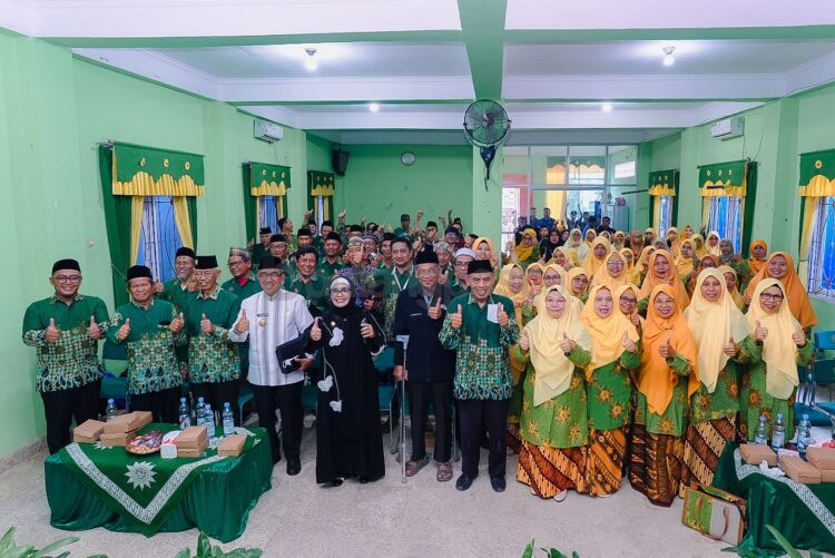 Wali Kota Neni Moerniaeni menghadiri dan membuka Pelatihan Baitul Arqam gabungan PDM dan PDA Bontang–Kutim. (Prokompim Bontang)