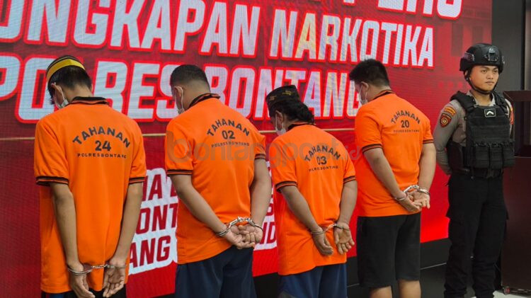 Pengedar sabu ditahan di Mapolres Bontang (Nasrullah/ Bontang Post)
