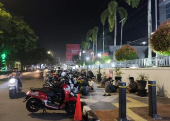 Pedagang Kopi di Ahmad Yani Protes; Kursi-Meja Diangkut Satpol PP Bontang, Klaim Tak Berjualan di Trotoar