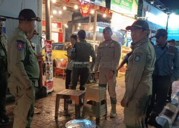 Satpol PP Bontang Tegaskan Kursi-Meja yang Ditertibkan Berada di Atas Trotoar, Pedagang Sudah Tiga Kali Ditegur