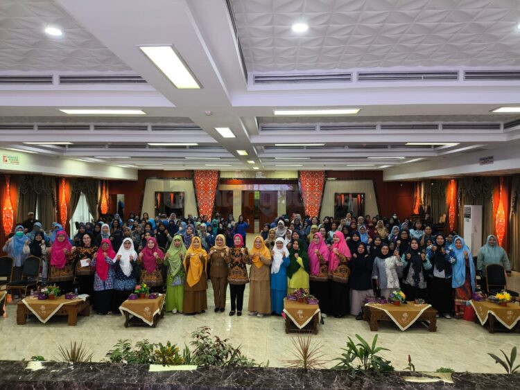 Para pendidik PAUD Bontang mengikuti pelatihan literasi untuk meningkatkan kualitas pembelajaran anak usia dini. (Nugrah / Bontang Post)