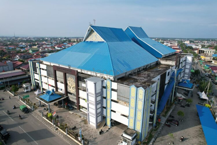 Area parkir di Pasar Taman Rawa Indah, salah satu pasar dengan kontribusi retribusi terbesar bagi UPT Pasar Bontang.