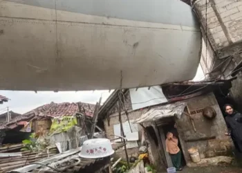 Puting Beliung Terjang Kemang Bogor, 55 Rumah Rusak Ditimpa Bangkai Pesawat