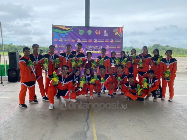 Kontingen Bontang Cabor Korfball saat mengikuti Porprov VII Kaltim 2022.