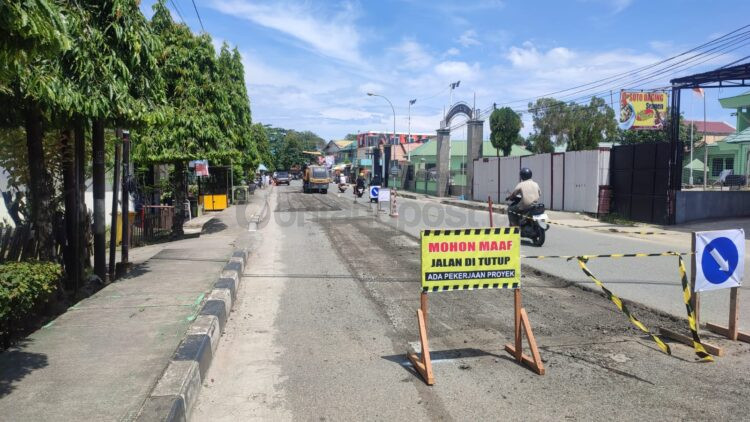 Proyek perbaikan Jalan M.H Thamrin. (Dwi Kurniawan Nugroho / Bontang Post)