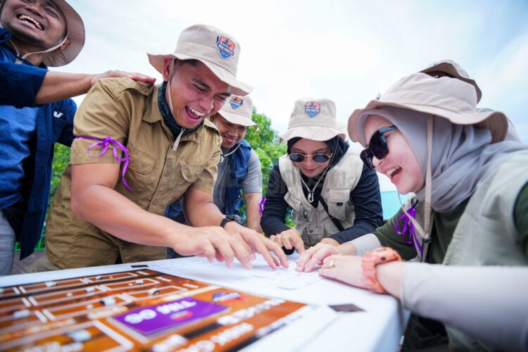Karyawan Pupuk Kaltim mengikuti Risk Hunter Challenge X Evolution, mengasah kemampuan identifikasi dan mitigasi risiko melalui simulasi interaktif.