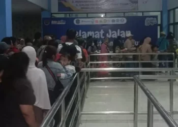 Jelang Libur Akhir Tahun, 607 Penumpang Memadati Keberangkatan di Pelabuhan Loktuan