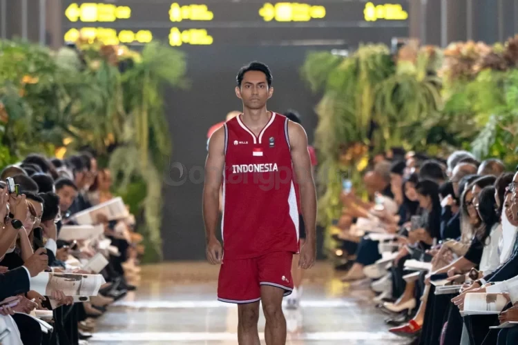 Jersey Tim Indonesia dirilis dengan tiga warna dasar utama dan dipadukan dengan corak atau motif kekhasan Indonesia. (Dok. Didit Hediprasetyo Foundation)