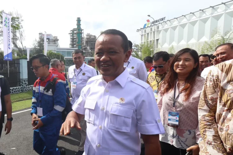 Menteri ESDM Bahlil Lahadalia saat menghadiri peresmian RDMP Balikpapan. (Foto: Ajie Chandra/KP)
