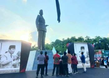 Patung Bung Karno Tertinggi di Luar Jawa Resmi Berdiri di Sangasanga