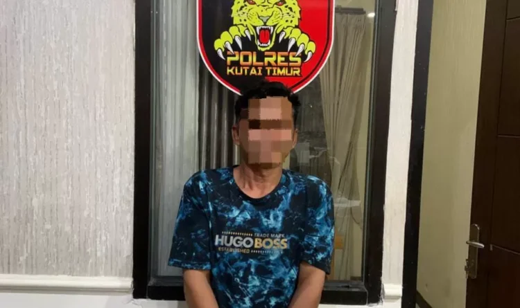 Tersangka J (45) diringkus Polres Kutim lantaran diduga mencabuli bocah 5 tahun di sebuah toilet. (Dok. Polres Kutim)