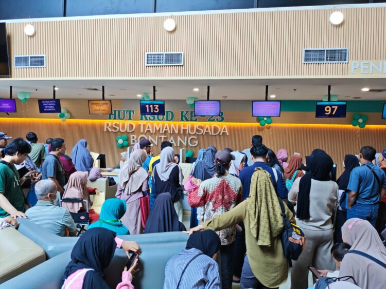 Antrean pasien di RSUD Taman Husada. (Ist)