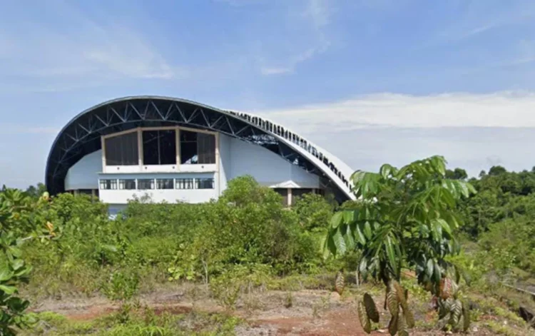 GOR Taman Prestasi di Bontang Lestari akan diperbaiki tahun ini dan berpotensi menjadi venue pertandingan pada Popda 2027 mendatang. (ADIEL KUNDHARA/KP)