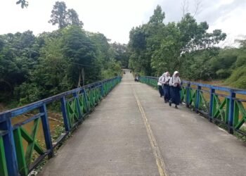 Setiap Hari Dilalui Siswa, Jembatan SMPN 5 Bontang Rusak Tapi Tak Bisa Diperbaiki
