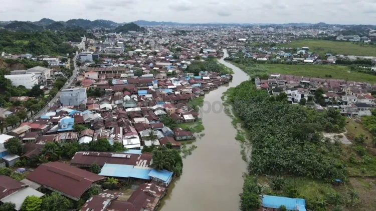 Tingkat kemiskinan Kaltim naik 5,19 persen. Akibatnya, 2.330 orang masuk dalam penduduk miskin. (RAMA/KP)