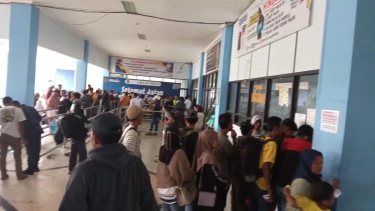 PT LBB memprediksi puncak arus mudik di Pelabuhan Loktuan Bontang terjadi pada 13 dan 16 Maret mendatang. (ADIEL KUNDHARA/KP)