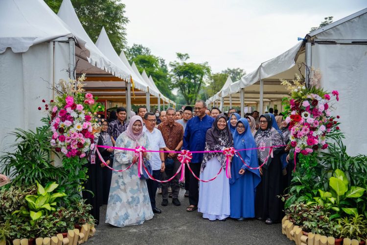 Pupuk Kaltim dukung Bazar Ramadan Baiturrahman 1447 H di Bontang, libatkan 124 UMKM dorong ekonomi dan menu berbuka sehat.