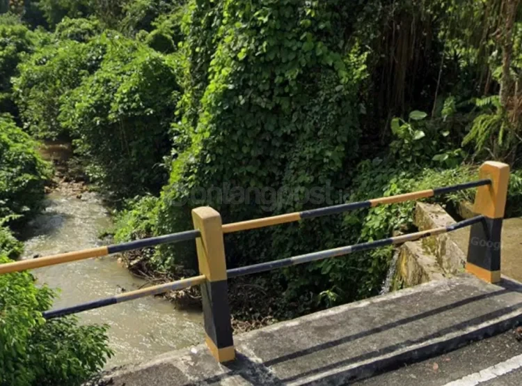 Bibir sungai di sekitar Masjid Al Furqon, Kelurahan Belimbing bakal dibangun turap untuk mengantisipasi luapan air sungai saat debit tinggi. (ADIEL KUNDHARA/KP)