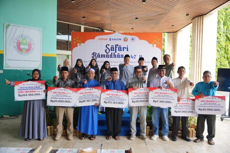 Penyerahan bantuan Safari Ramadan 1447 H oleh Majelis Taklim Muslimah Yayasan (MTMY) Baiturrahman kepada penerima manfaat di Kota Bontang. Total bantuan yang disalurkan mencapai Rp799 juta untuk program sosial, pendidikan Al-Qur’an, serta pembangunan sarana ibadah.